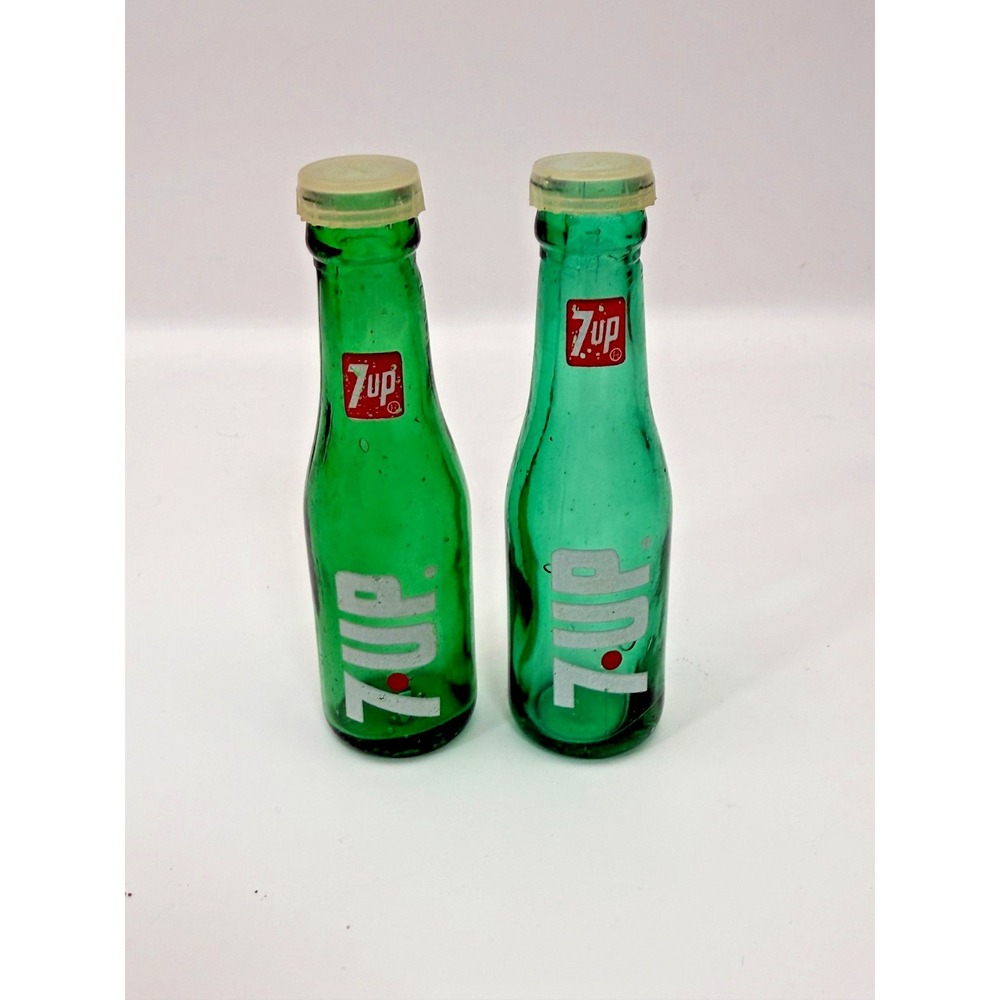 Vintage 7Up Green Glass Miniature Bottle Salt & Pepper Shakers Taiwan